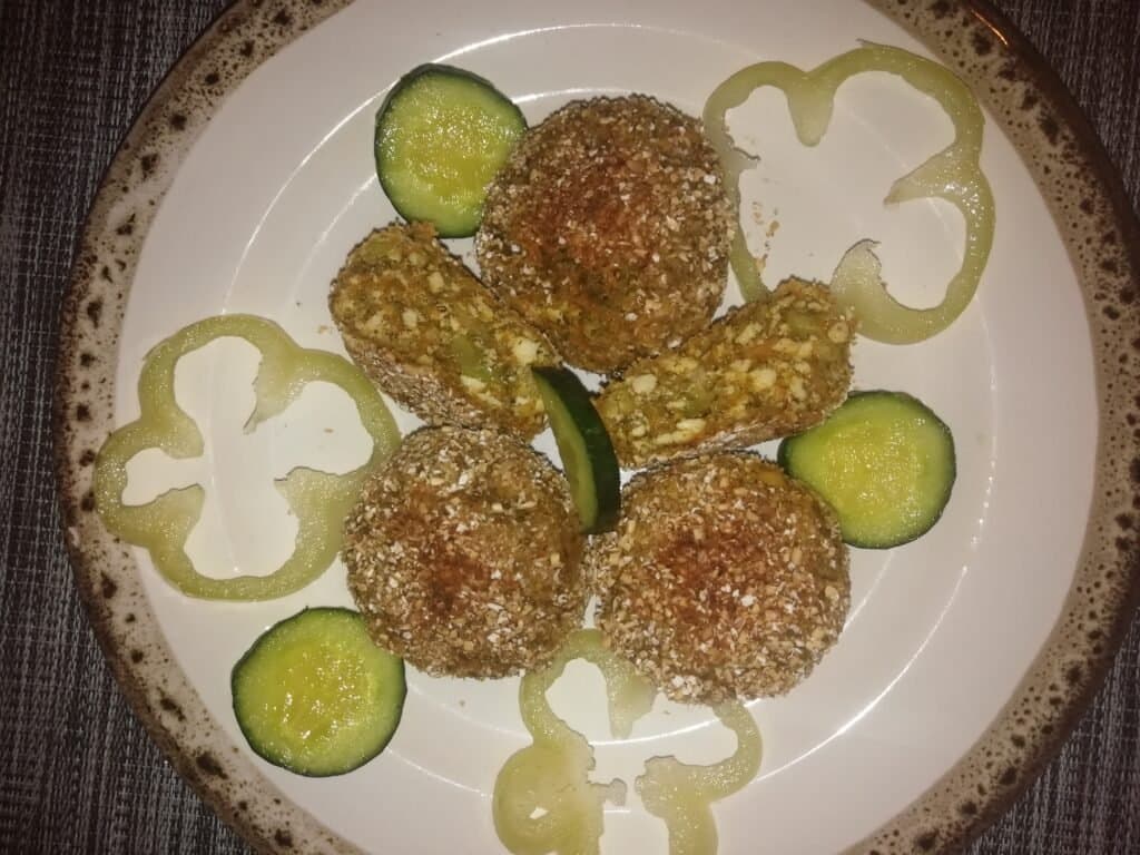 Chiftele cu tofu și dovlecel