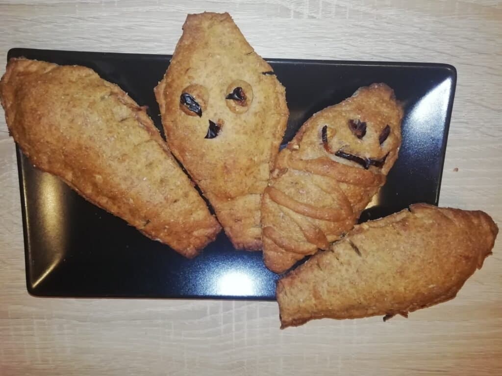 Desert cu umplutură din gem de mere - foto 4