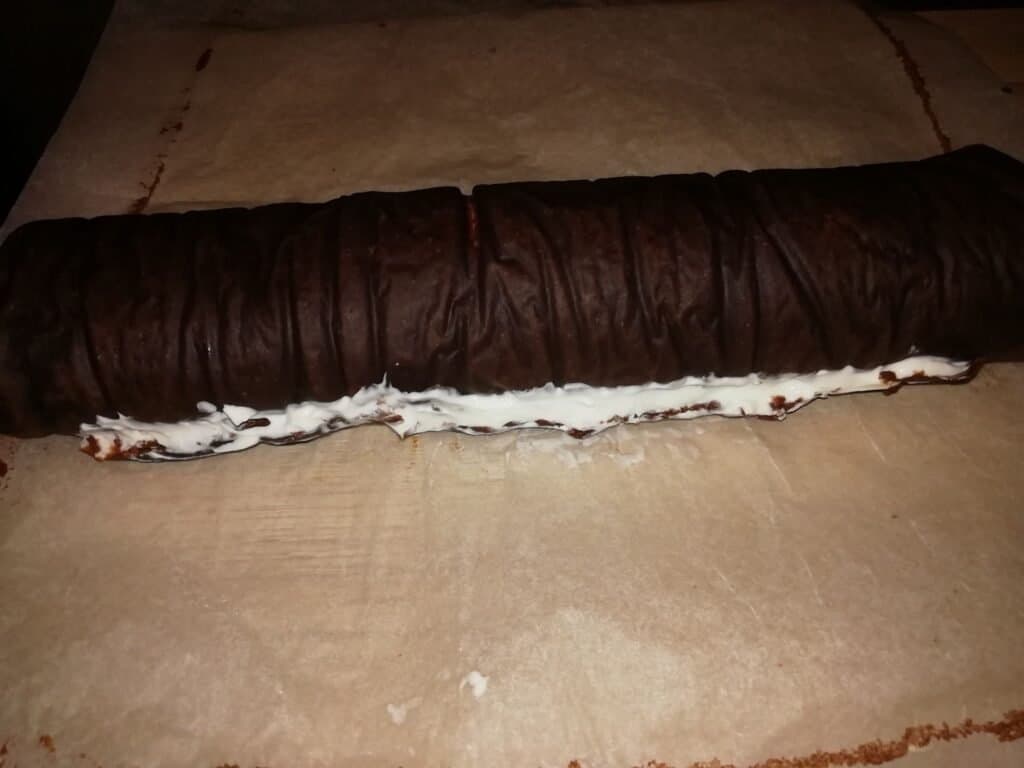 Ruladă cu cacao și fulgi de ciocolată - foto 11