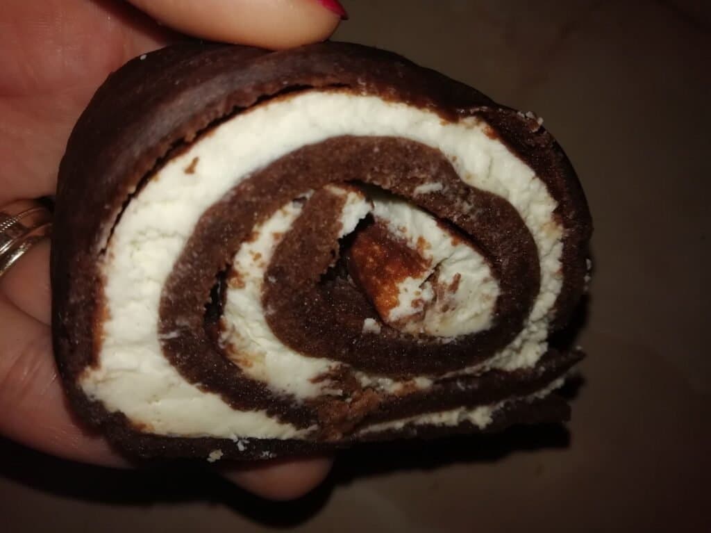 Ruladă cu cacao și fulgi de ciocolată - foto 17