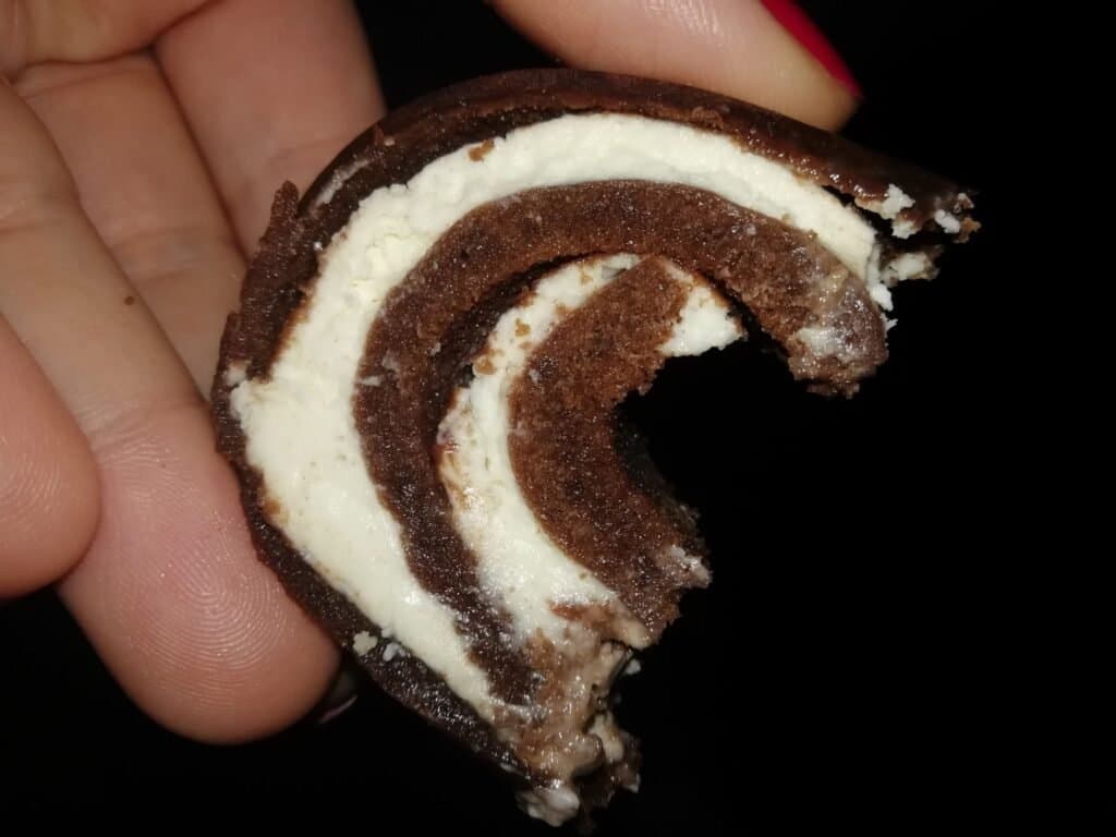 Ruladă cu cacao și fulgi de ciocolată - foto 19