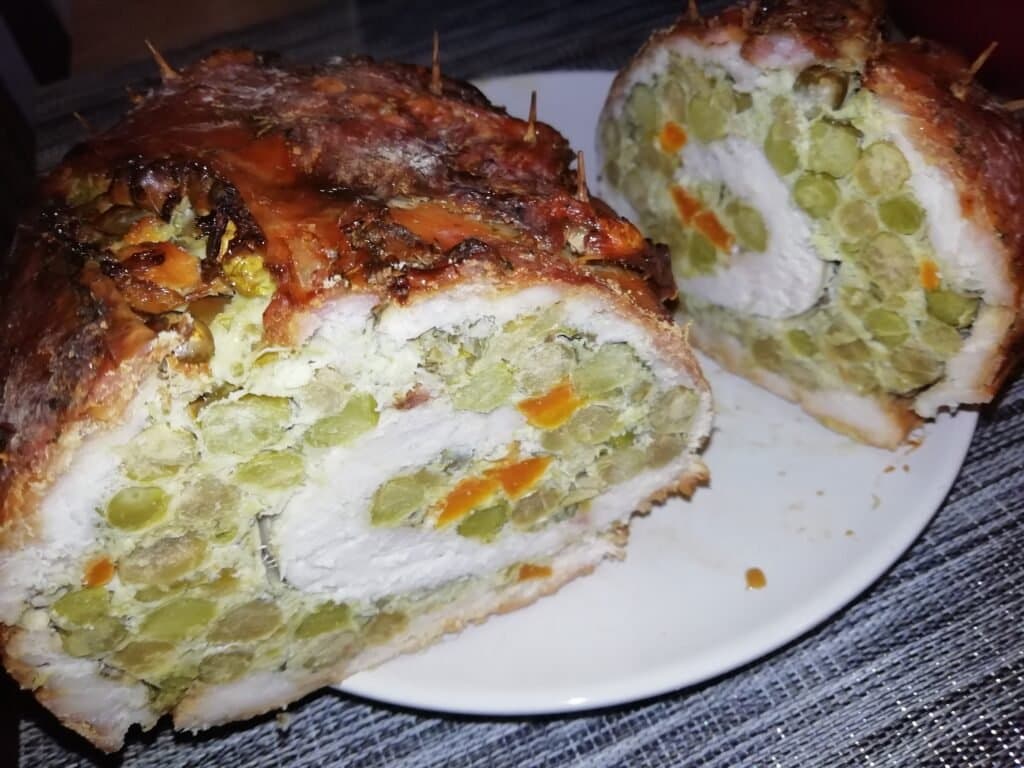 Ruladă din piept de pui și mazăre - foto 4