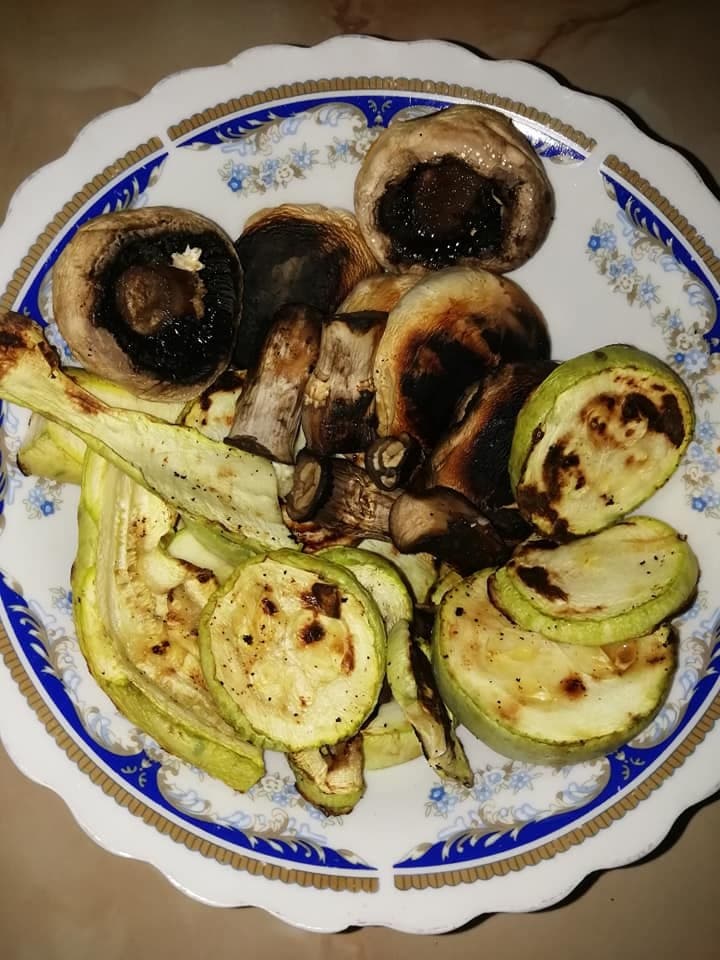 Salată caldă cu maioneză din tofu
