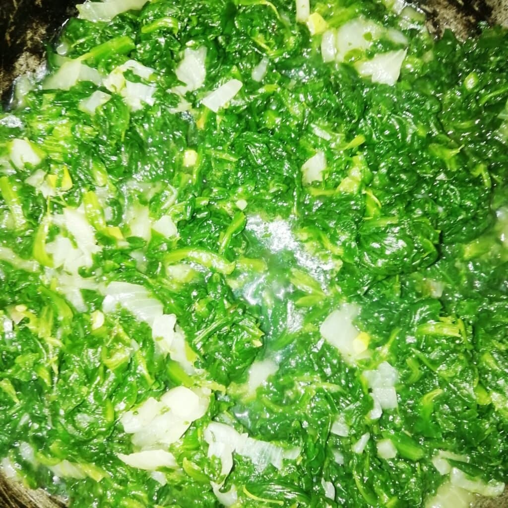 Spanac la tigaie cu oregano