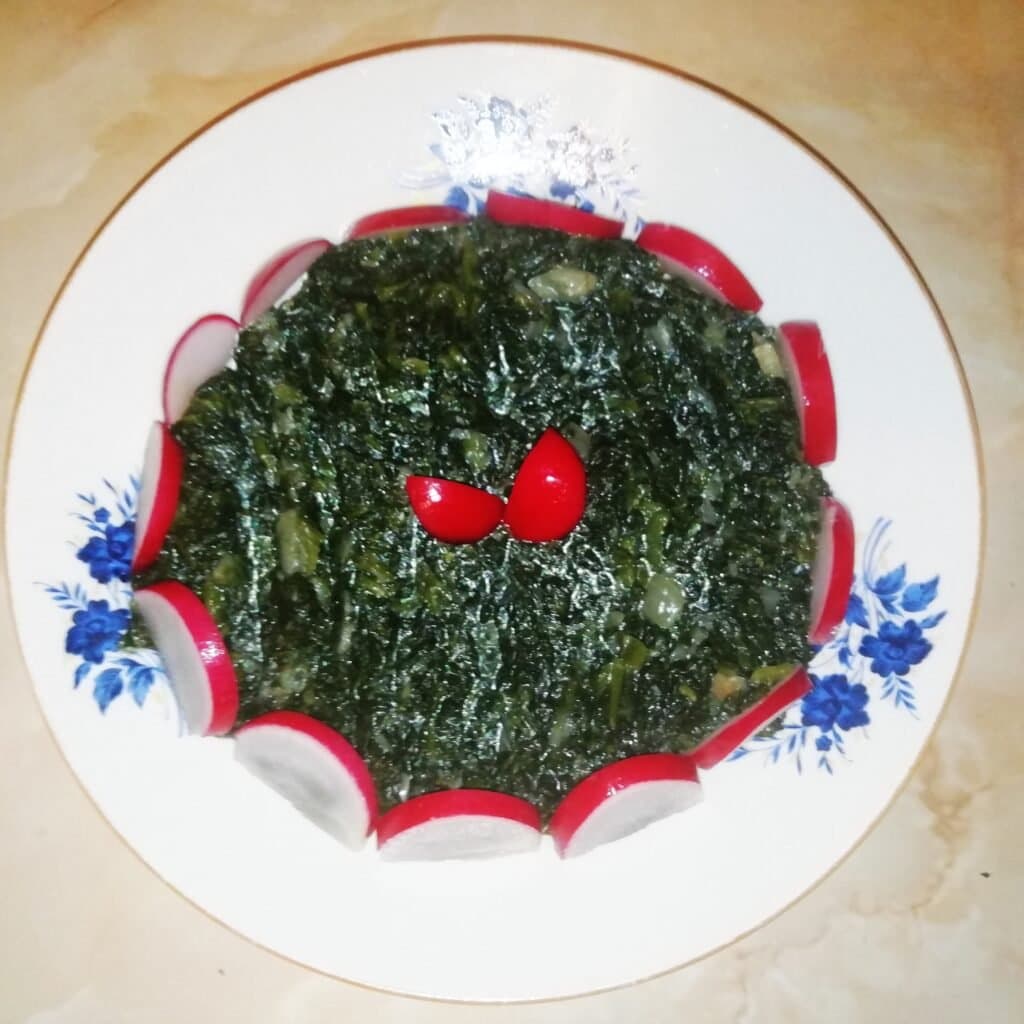 Spanac la tigaie cu oregano - foto 2