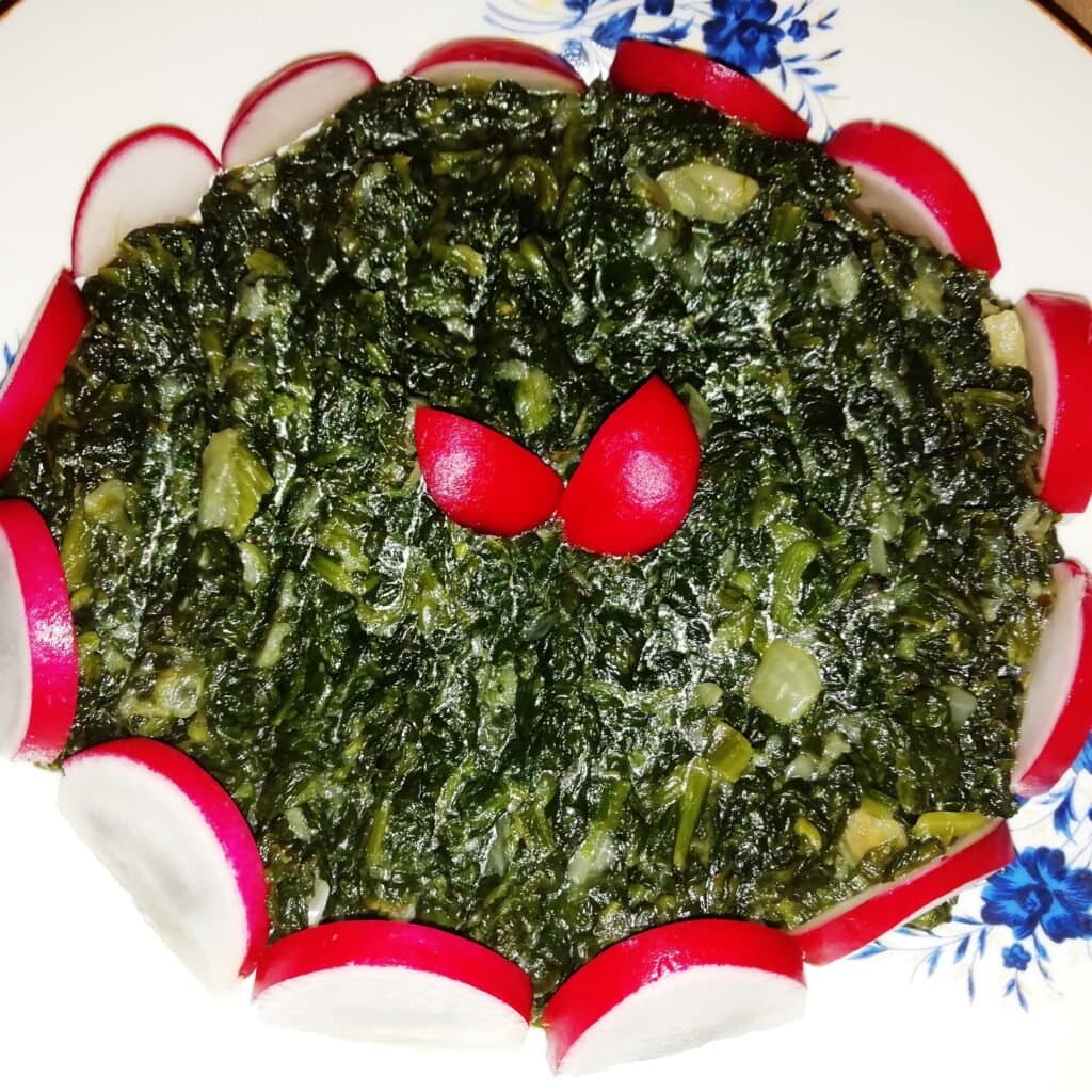 Spanac la tigaie cu oregano - foto 3