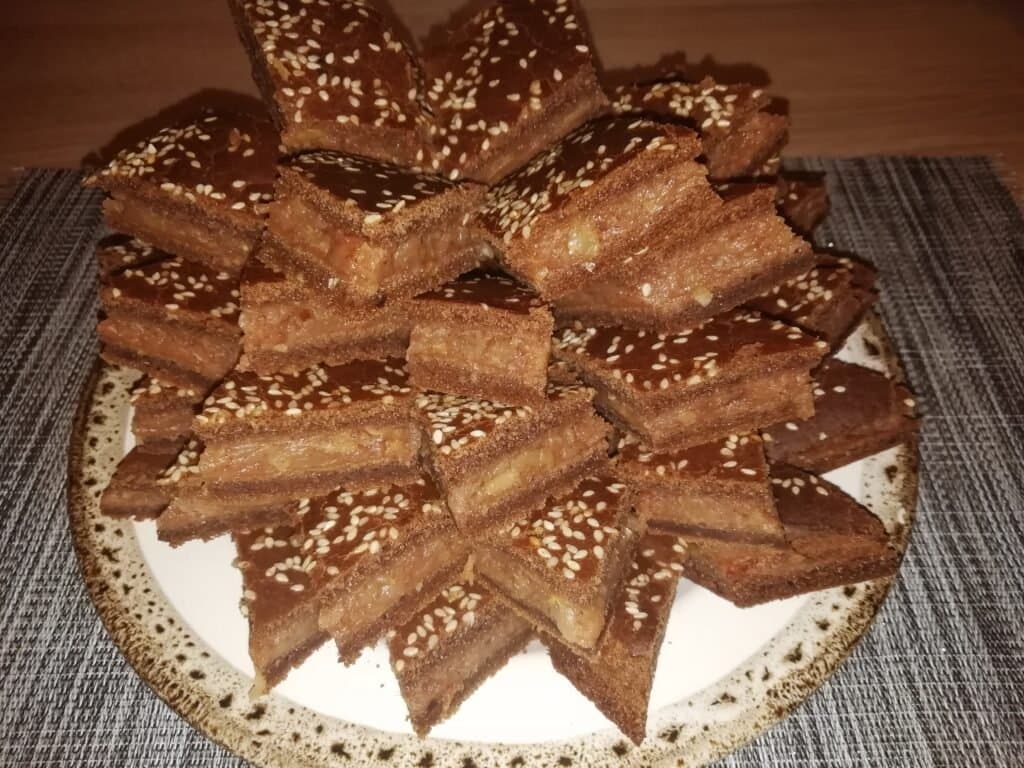 Turnată "creolă" cu măr - foto 12