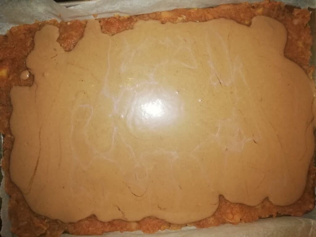 Turnată "creolă" cu măr - foto 5