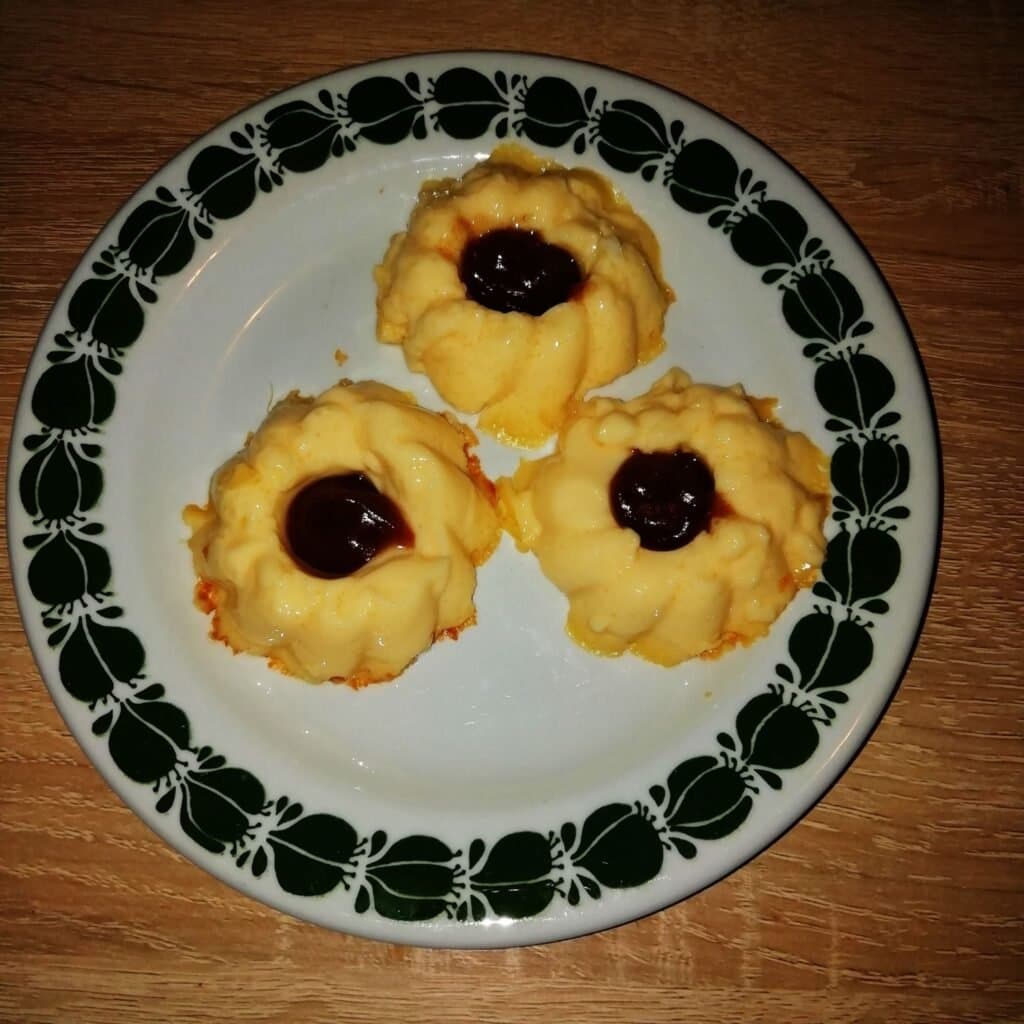 Cremă de „zahăr” ars cu pastă de curmale