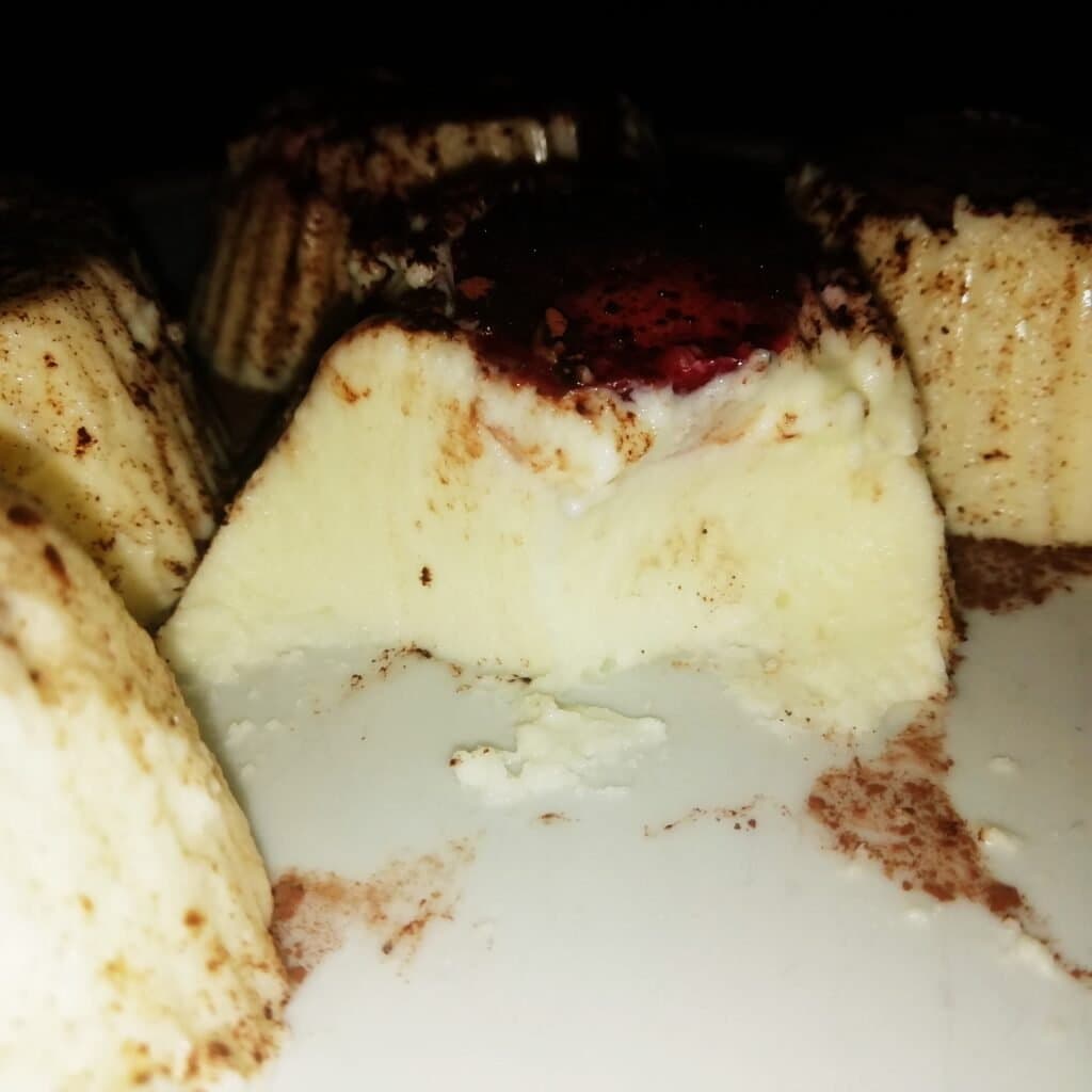 Mini-desert fără coacere cu brânză de vaci și frișcă - foto 12