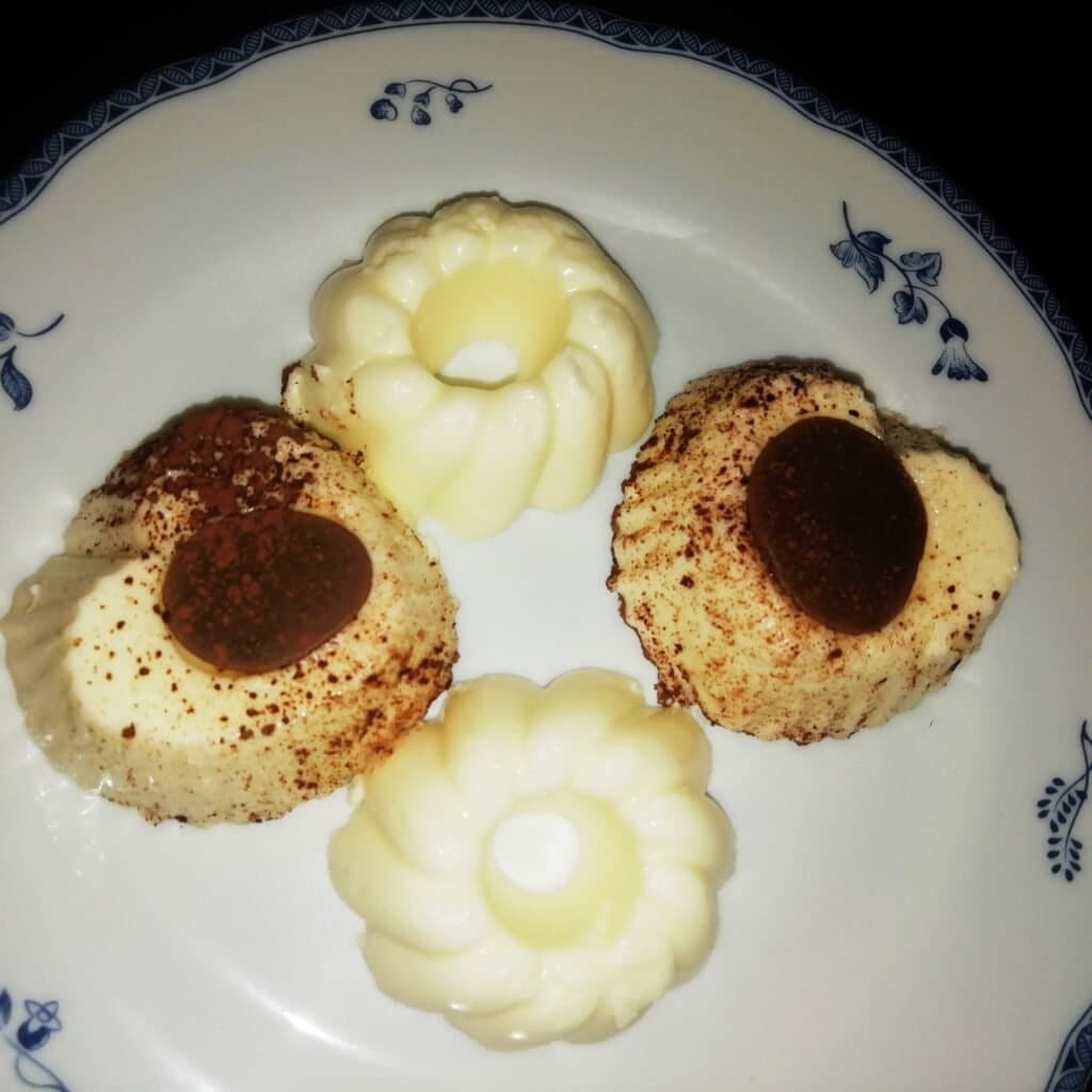Mini-desert fără coacere cu brânză de vaci și frișcă - foto 6